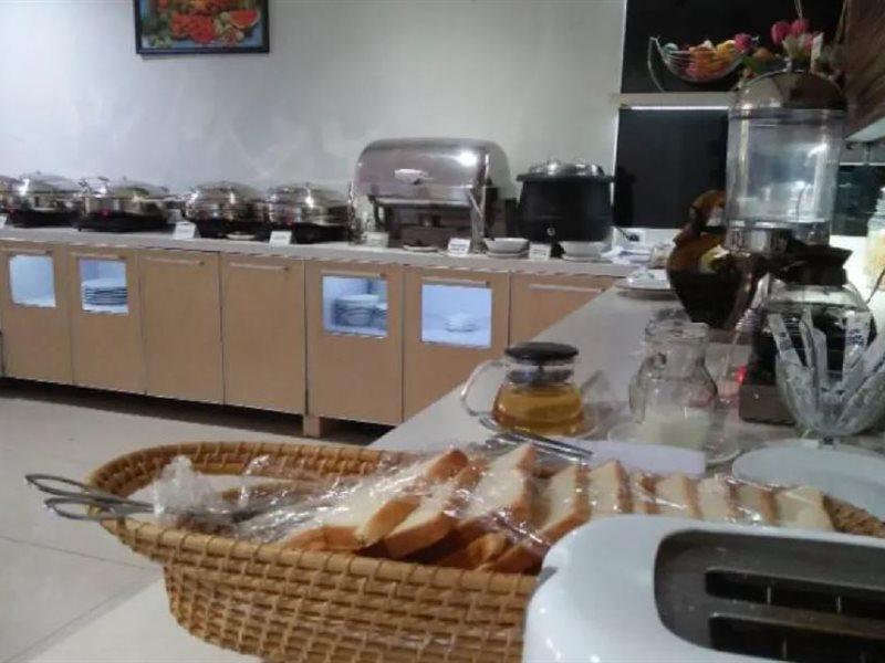 Queen City Hotel Banjarmasin Luaran gambar